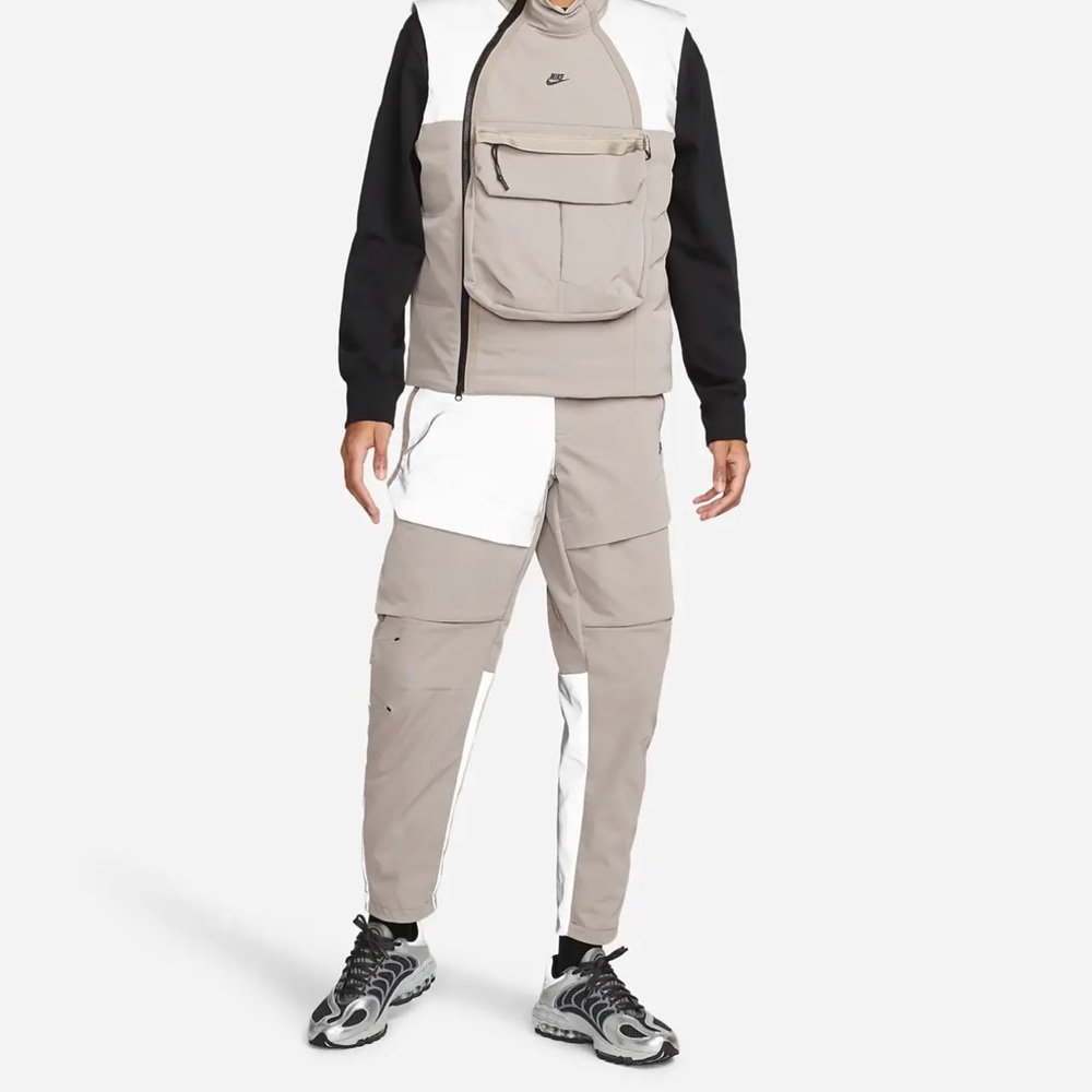 Nike Sportswear Tech Pack Mens Reflective Cargo Pants Size 34 Large DO4884-087 - Picture 3 of 15